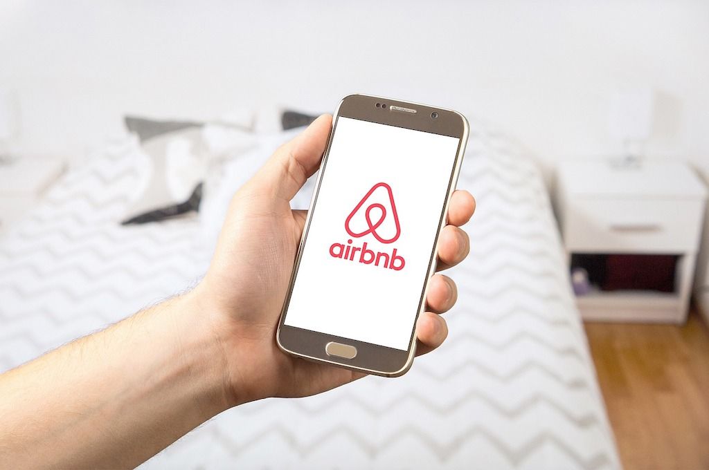 Povinnosti pronajímatelů při pronájmu přes Airbnb nebo Booking
